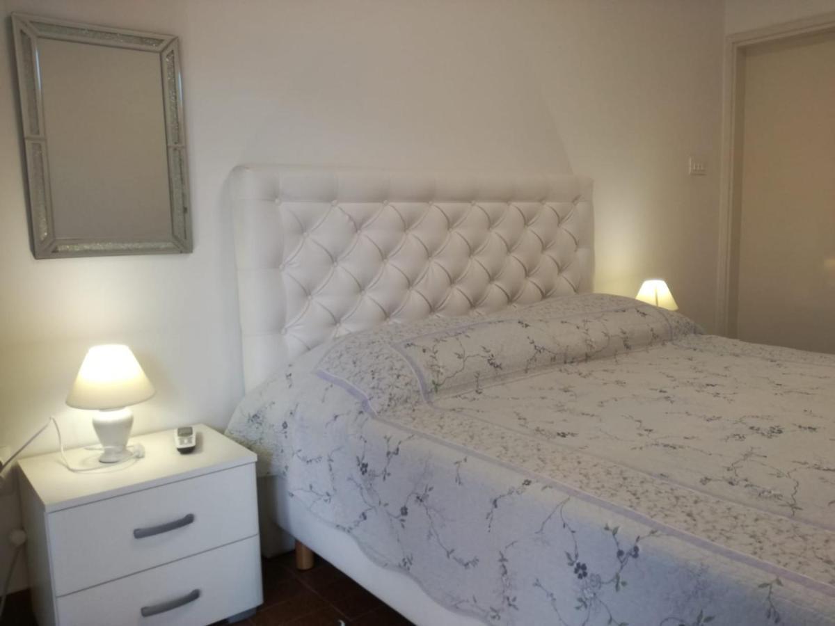 Apartmani Mladina Jelsa  Εξωτερικό φωτογραφία